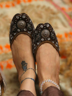 Metal work Bird Design in Leather Jutti