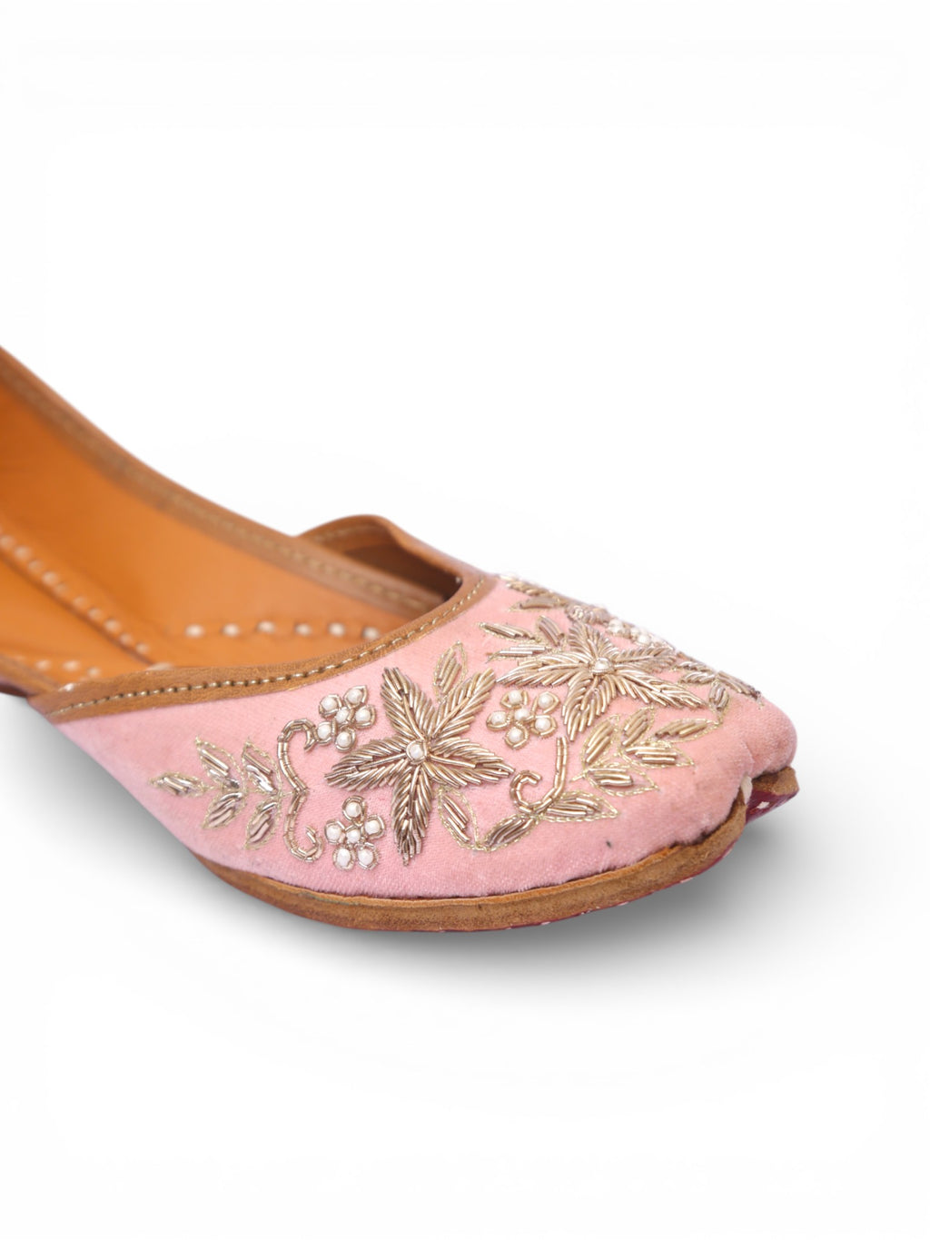 Light pink base velvet jutti